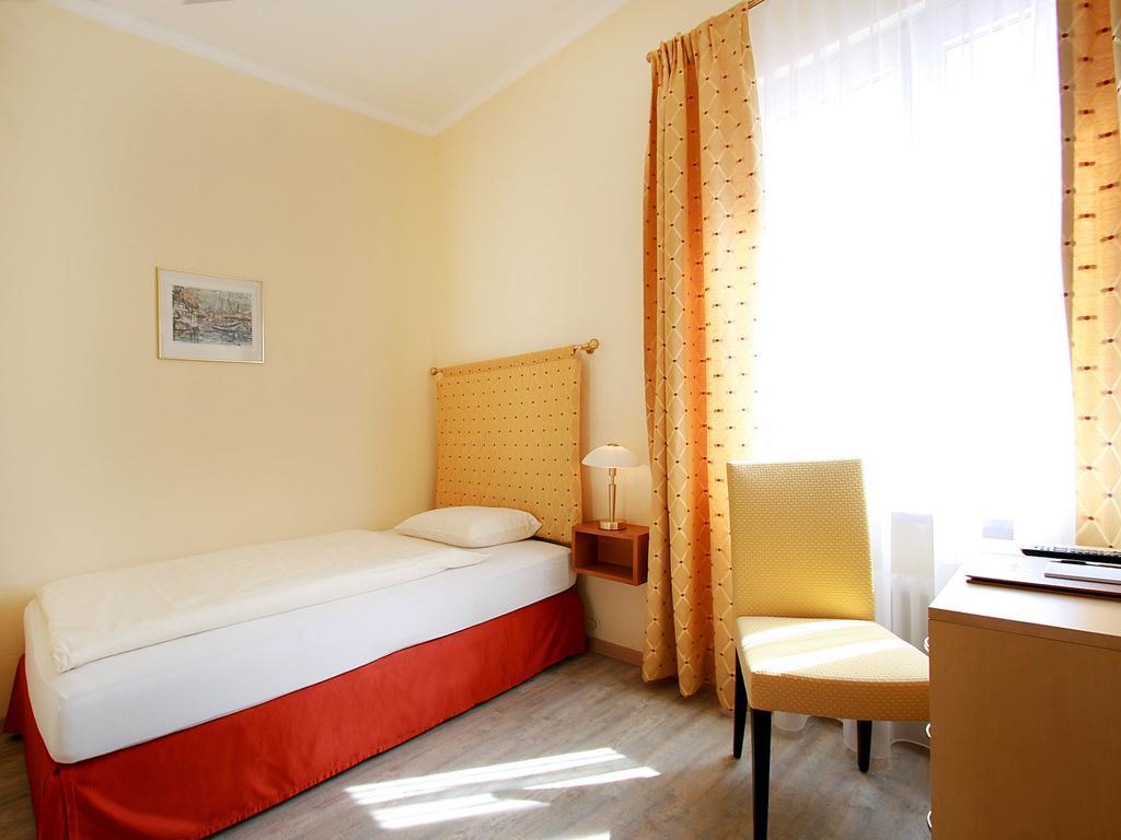 Garni Golf Hotel 3*